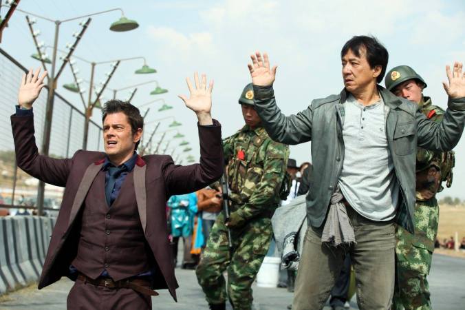 Skiptrace Johnny Knoxville and Jackie Chan at the border