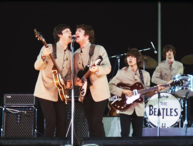 the-beatles-eight-days-a-week-the-band-performing
